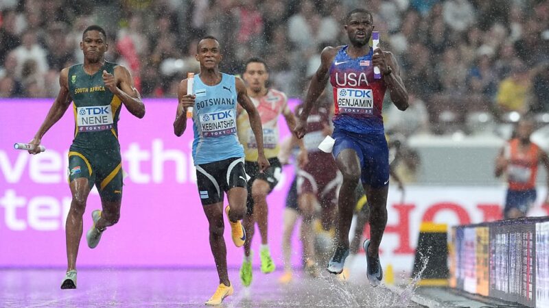 Botsuana passa os EUA nos últimos metros e conquista o revezamento 4x400m; assista