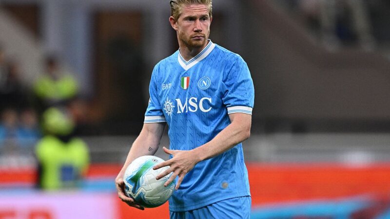 De Bruyne reage mal a substituição, e Conte avisa: “Se ficou chateado, achou a pessoa errada”