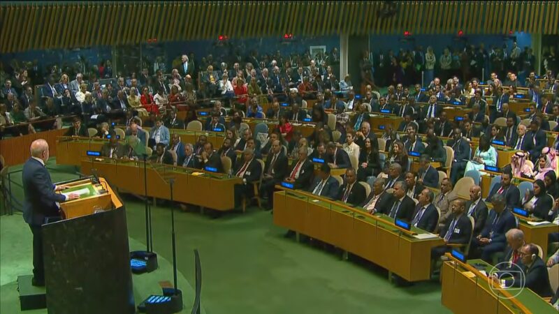 É #FAKE que vídeo mostre Lula distribuindo paçoquinha na Assembleia Geral da ONU