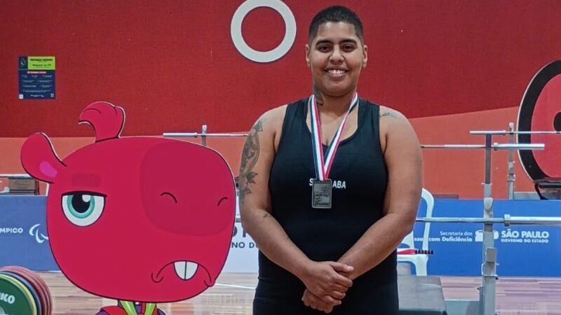 Atleta supera acidente com trem, vira tricampeã e recordista brasileira no lançamento de disco