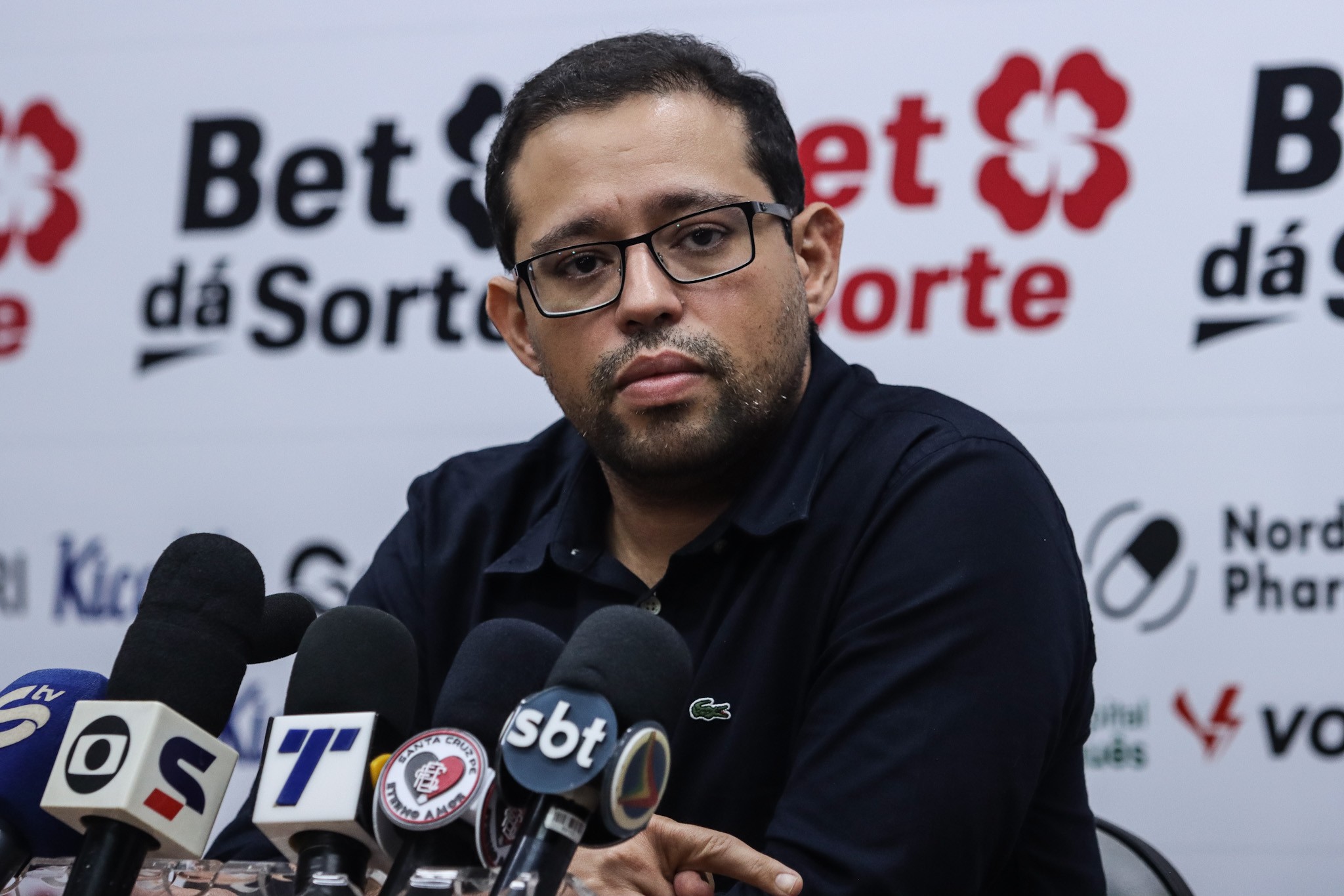 Santa Cruz quer renovar com CEO Pedro Henriques, mas negociação está travada; entenda