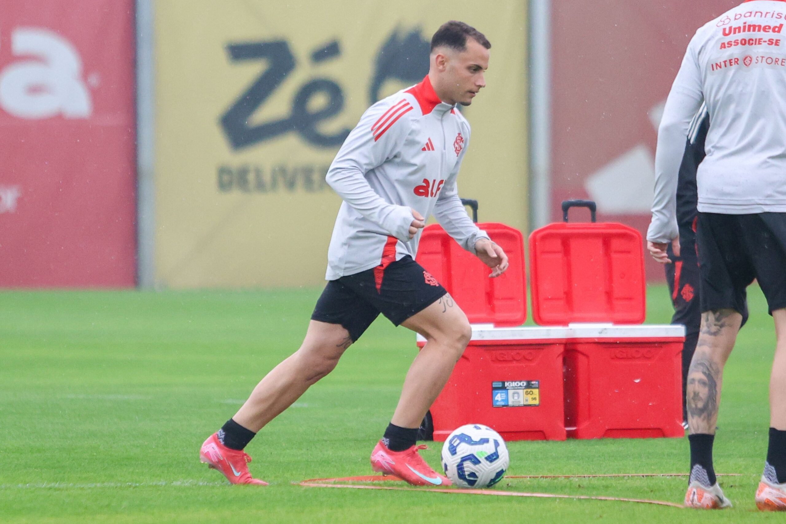 Escalação do Inter: Ramón Díaz recebe reforço de jogador lesionado há 250 dias