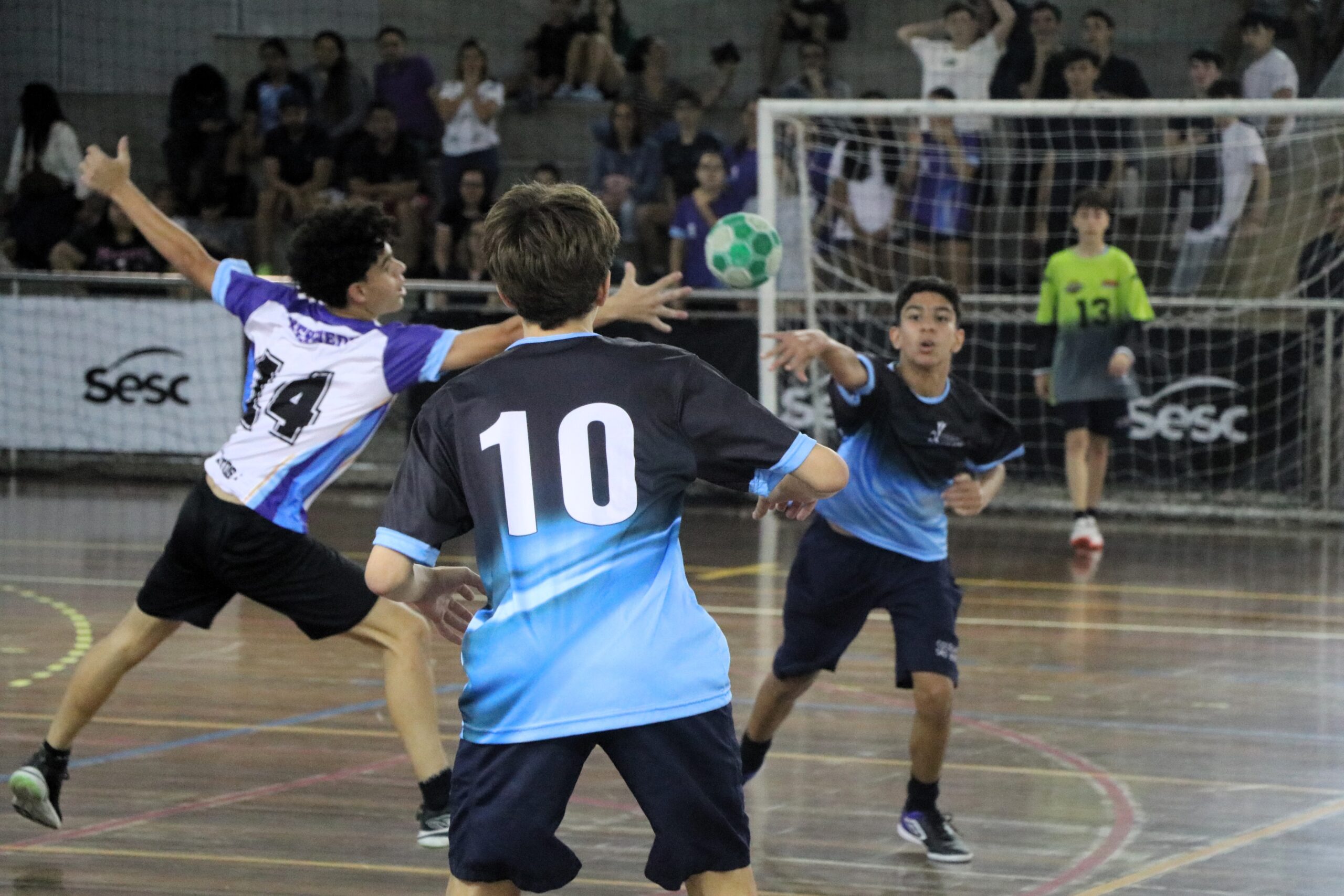 Segunda semana da 19ª Copa de Handebol abre com média de 17 gols por partida