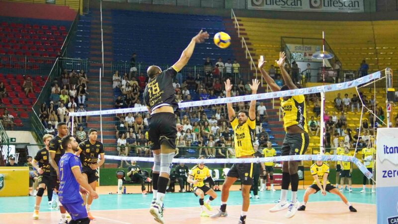 Montes Claros Vôlei perde para o Praia Clube na estreia diante da torcida e segue sem vencer