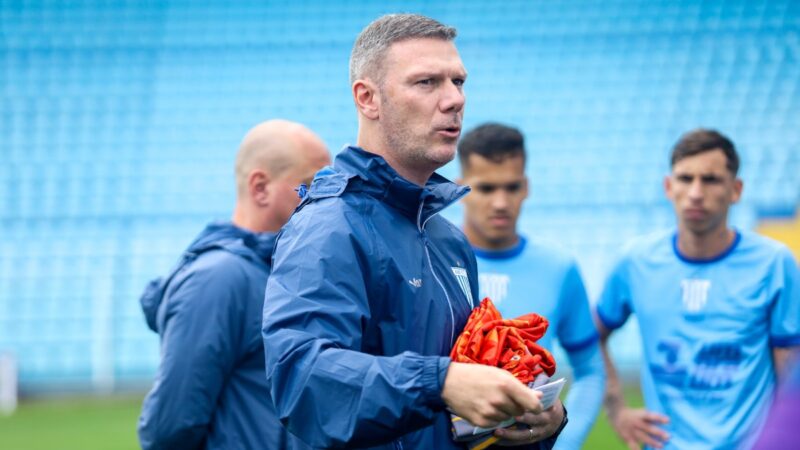 Bergantin estreia no Avaí contra rival que o goleou recentemente