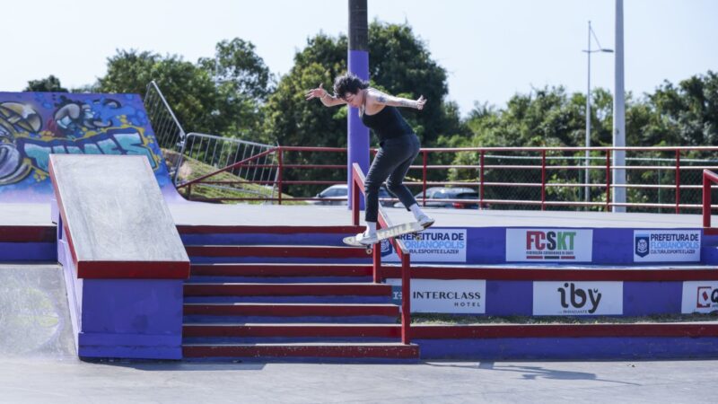 Primeira mulher trans no circuito brasileiro de skate, Luiza Marchiori conquista título feminino