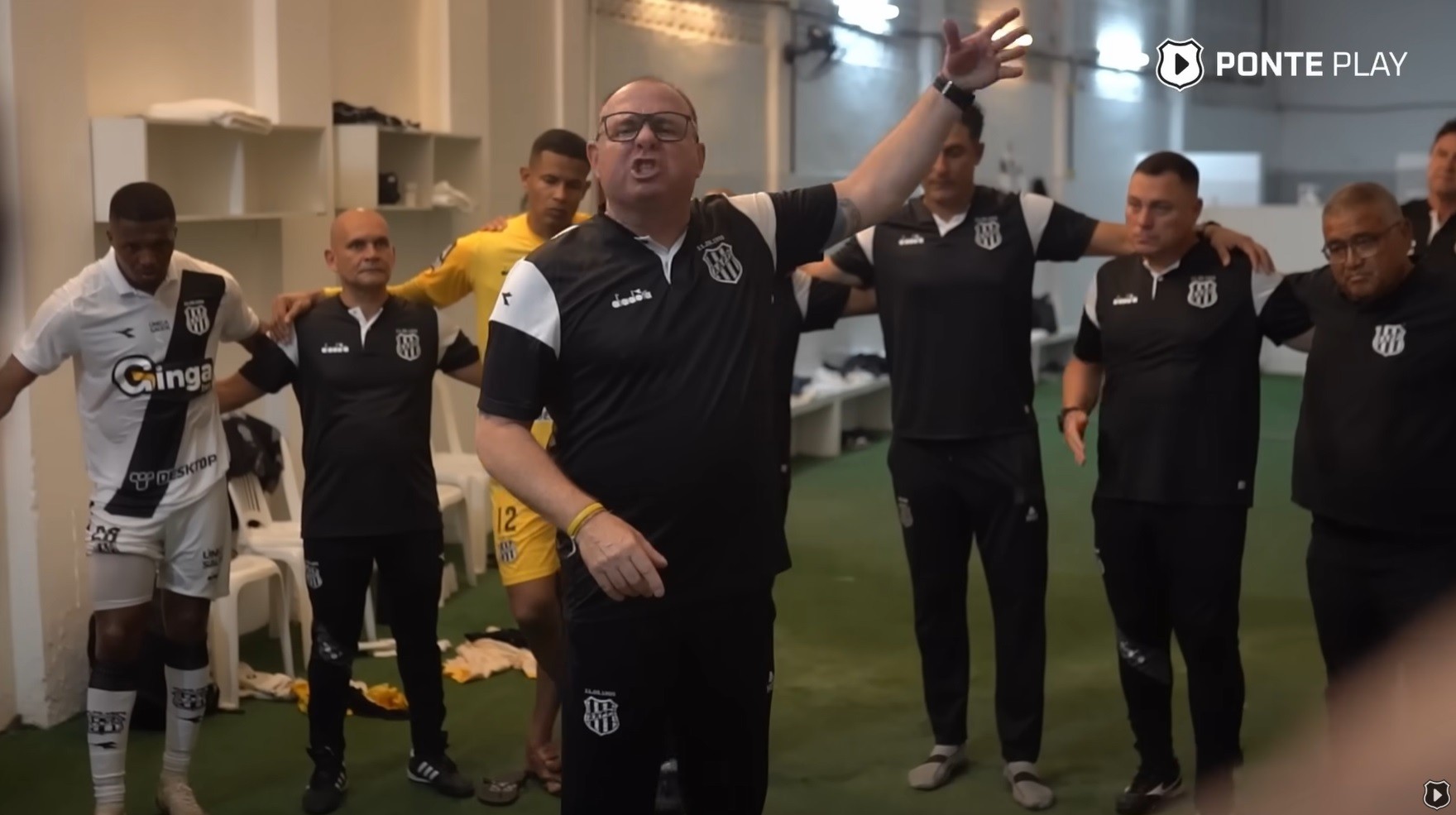 “Estão tremendo de medo de vocês”: vídeo mostra bastidores da Ponte na vitória sobre o Náutico