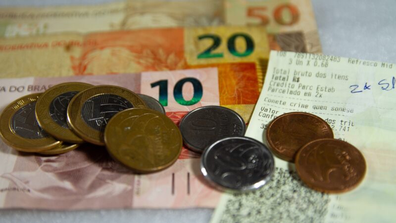 Arrecadação federal tem pequena queda em agosto por conta dos efeitos da calamidade no RS, diz Receita Federal