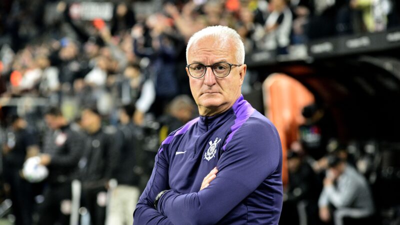 Dorival defende Yuri Alberto e reclama da arbitragem em derrota do Corinthians: “Muito simples”