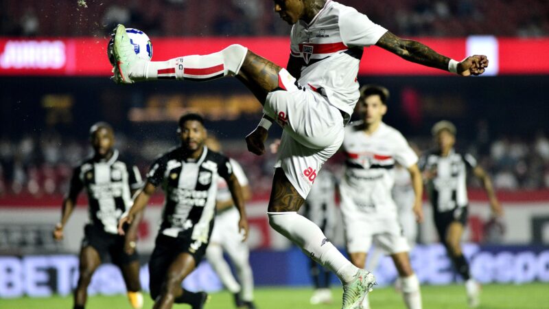 Suspenso, Arboleda dá razão para torcida do São Paulo em protestos: “Tem que cobrar”