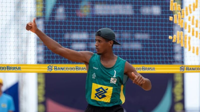 Do treino descalço no concreto ao brilho no vôlei de praia: Douglas Goes defende Alagoas no Brasileiro