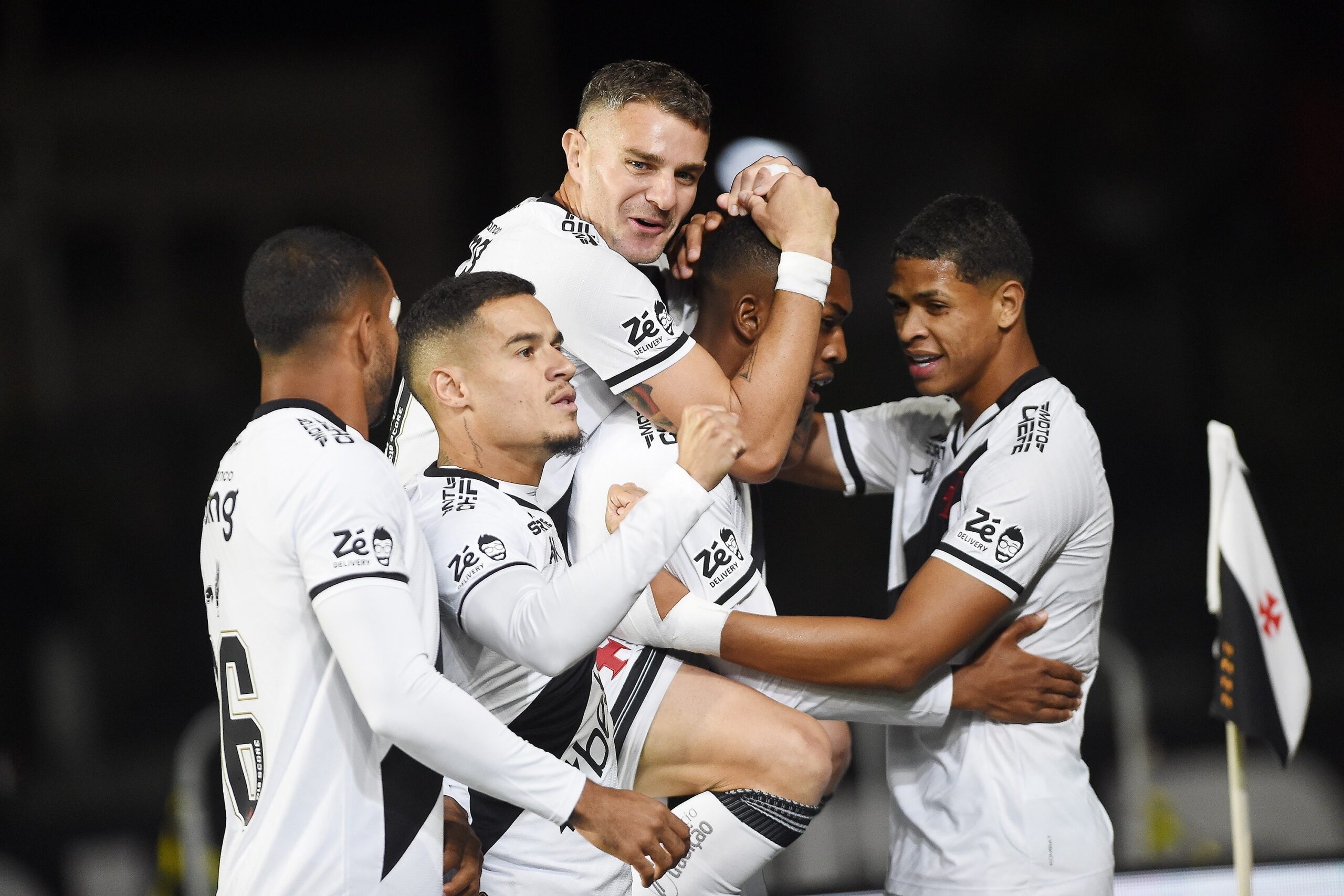 Análise: Vasco encaixa na hora certa, amplia invencibilidade e dá sinais de que pode brigar por mais