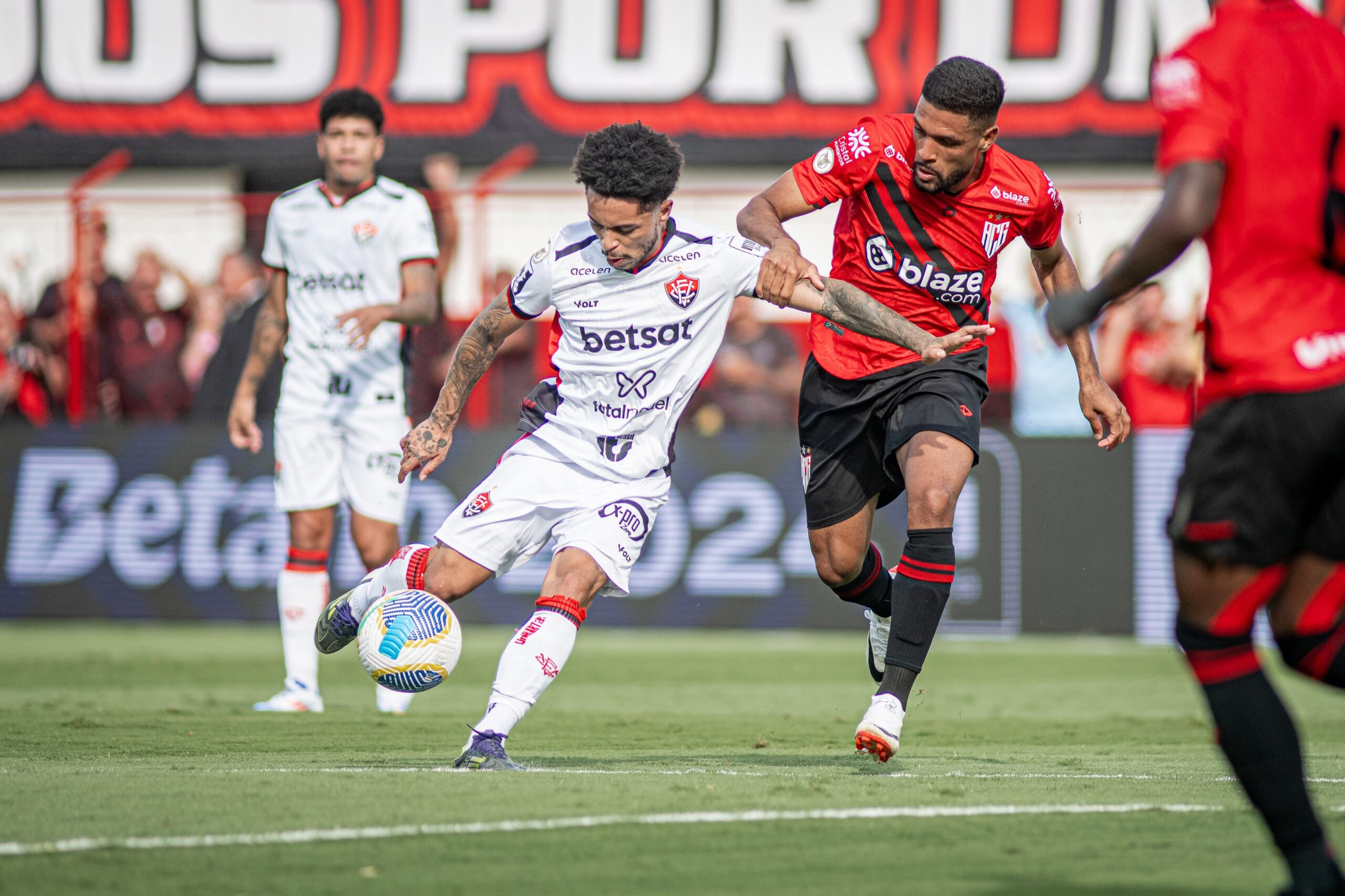 Vitória pode se inspirar na arrancada de 2024 para começar reação diante do Ceará