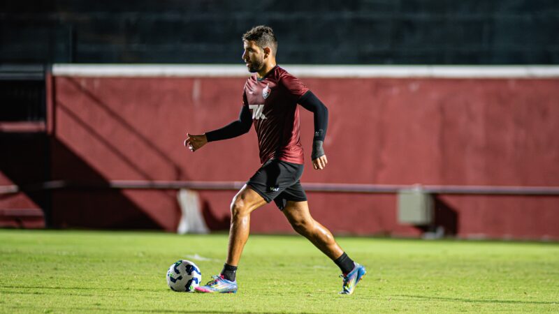 Além de Dudu, Pepê desfalca o Vitória por causa de suspensão