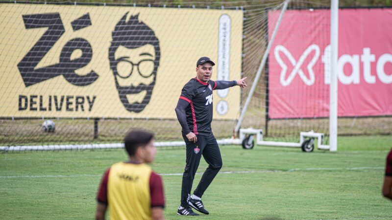 Jair Ventura comanda primeiro treino pelo Vitória
