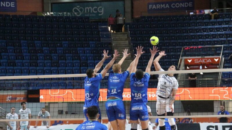 São José encara Mogi em confronto direto por vaga na semifinal do Paulista de Vôlei