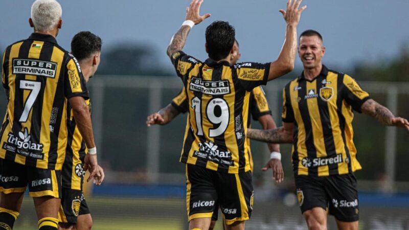 Larry Vásquez, Rafael Tavares, Henrique Almeida e Zanardi concorrem à seleção da Série B