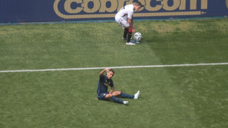 Marcos Rocha diz que “adutor foi para o saco” em vitória do Grêmio, mas depois tranquiliza; veja