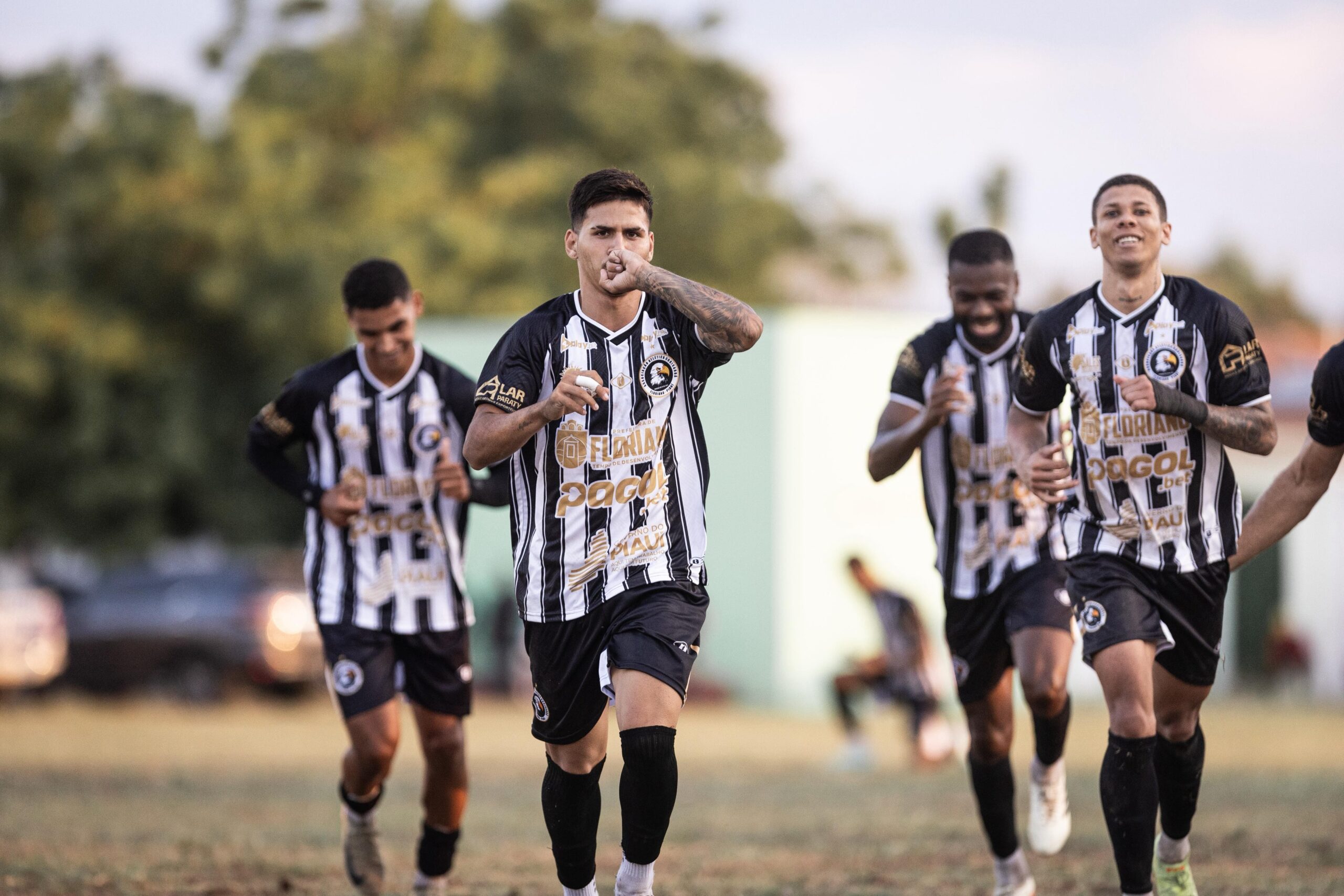 Isaac revela resenha com amigos do Corisabbá e descreve momento com gol e liderança da Segundona