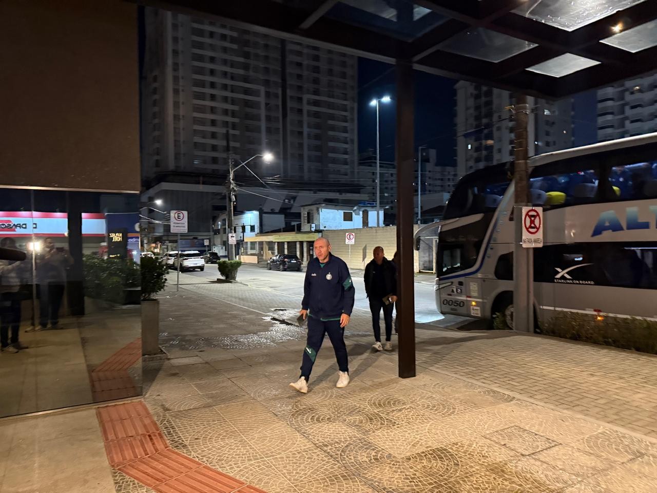 Sem risco de deixar o G4, Coritiba chega a Florianópolis para encarar o Avaí; veja os relacionados