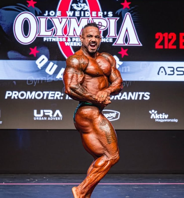 “Revirei o lixo para comer”: quem é o fisiculturista que viu no esporte a porta de saída da Cracolândia