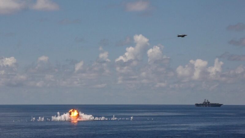 Governo Trump considera atacar alvos militares da Venezuela, diz jornal