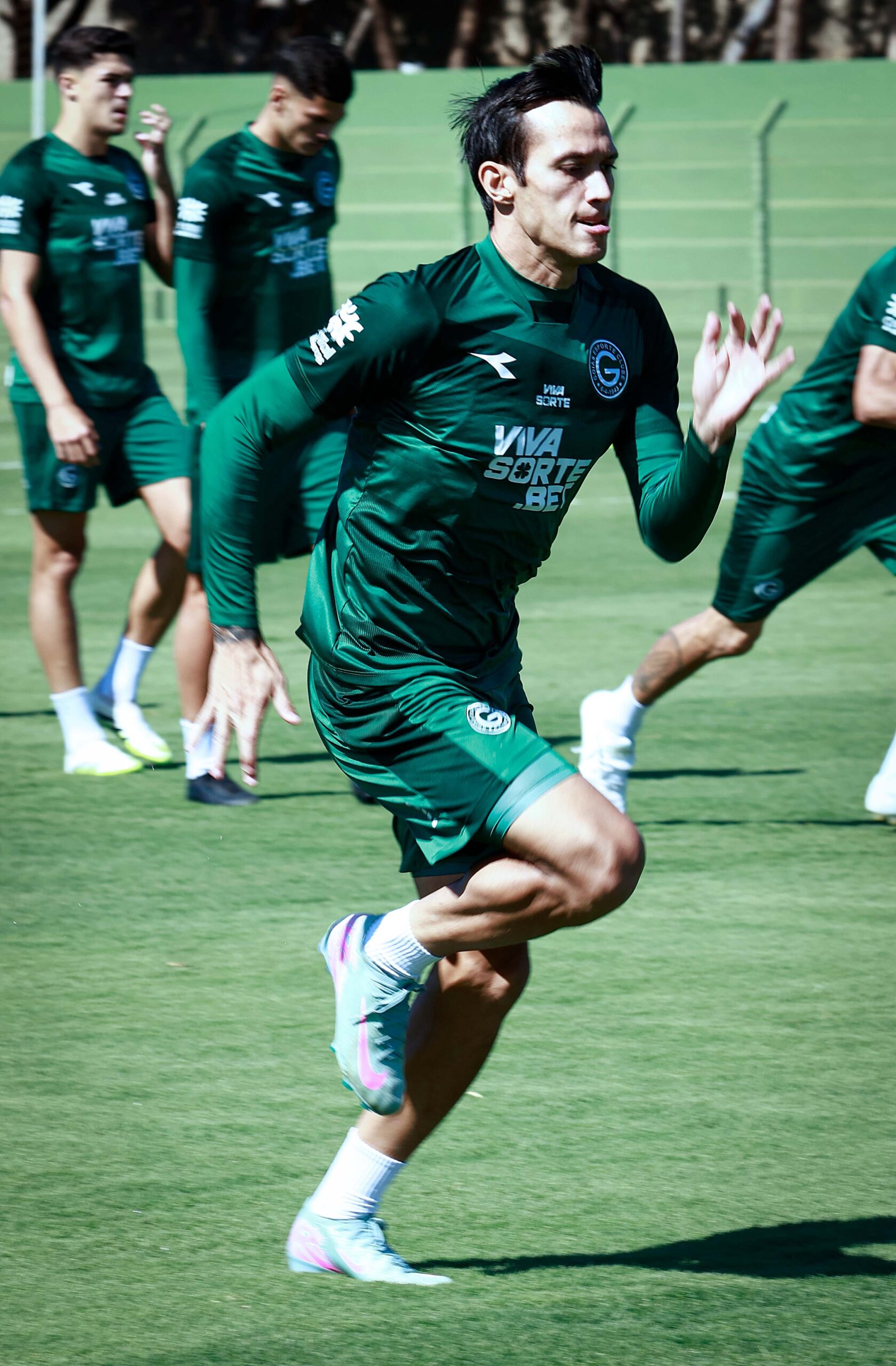 Diretor do Goiás descarta punição a Brayann por expulsão