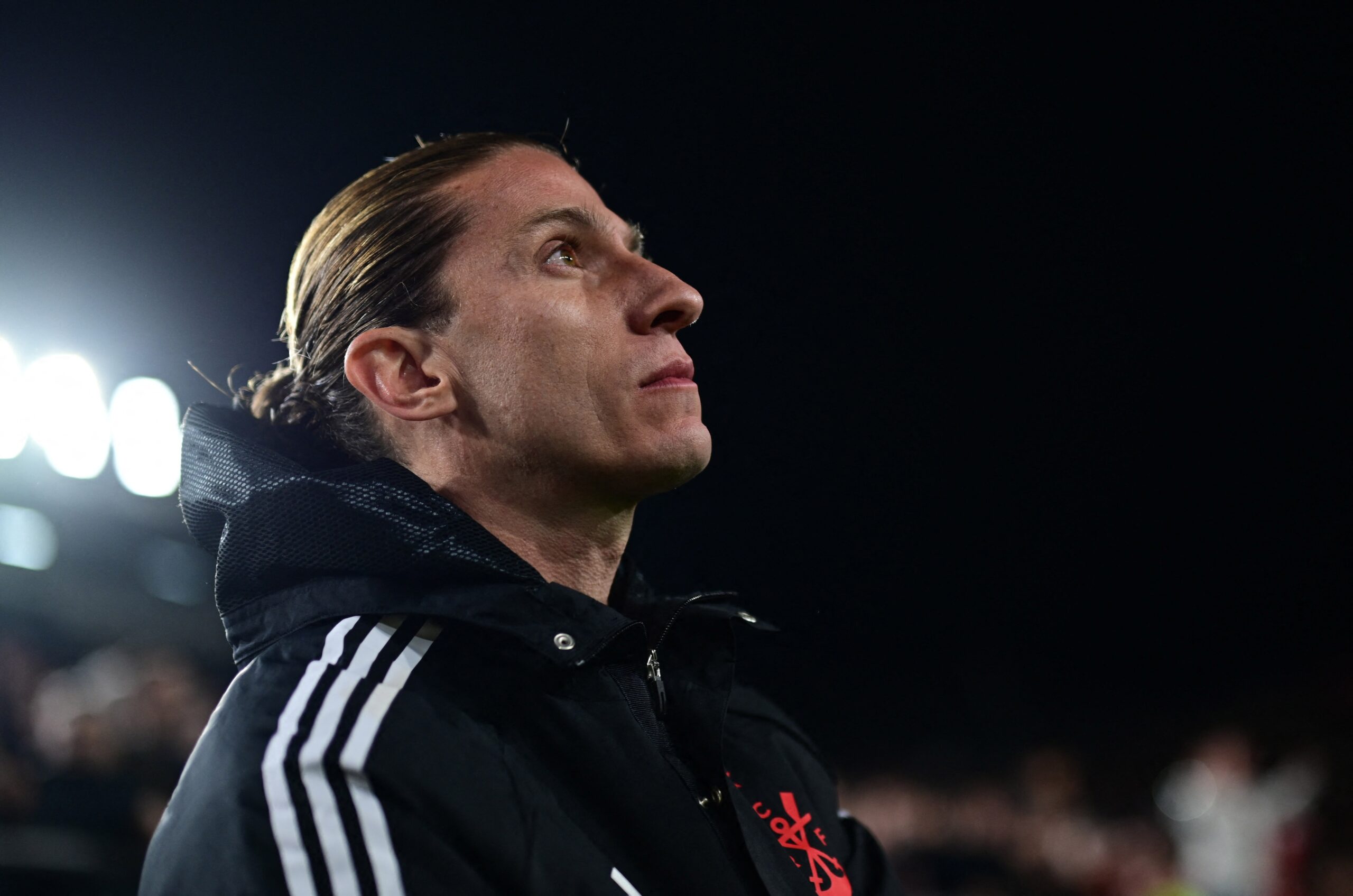 Promessa, salário simbólico e apoio à comissão: os bastidores da caminhada de Filipe Luís como técnico