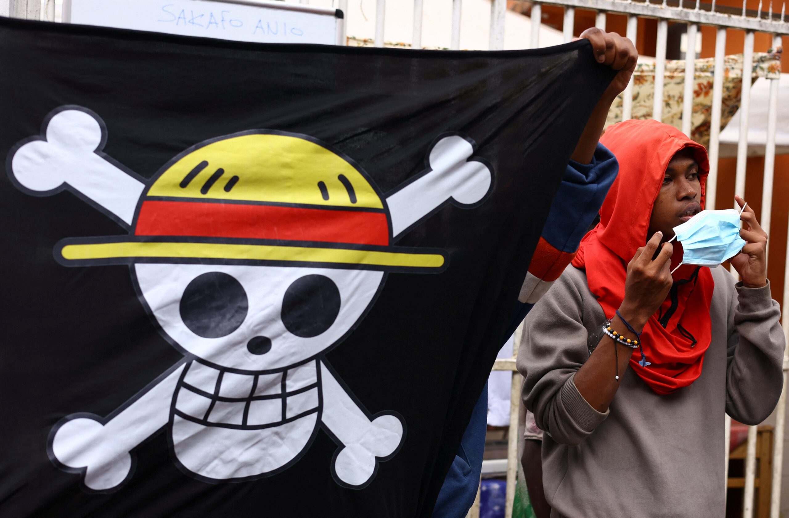Como bandeira de ‘One Piece’ virou símbolo de protestos em mais de um país