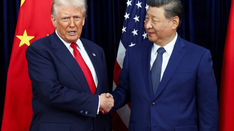 Encontro entre Trump e Xi Jinping, da China, tem redução de tarifas e acordos sobre fentanil e exportação de terras raras