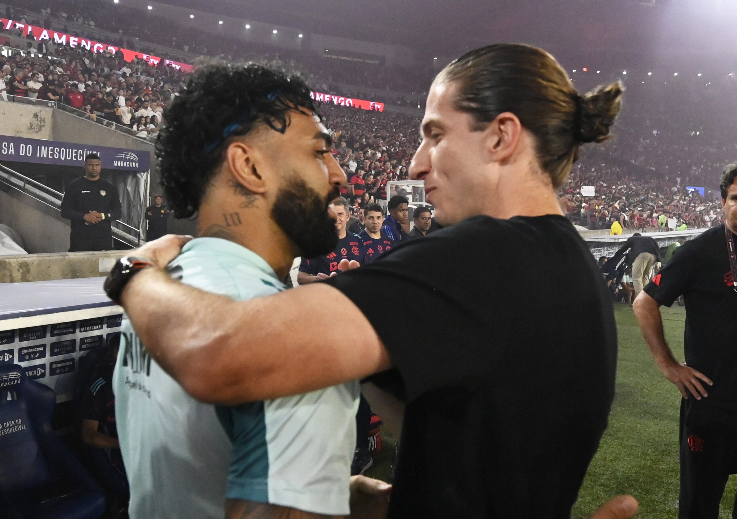 Flamengo x Cruzeiro: Gabigol reedita “fusão”, publica abraços e celebra ponto