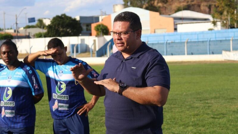 Oeirense tem contrato com 15 atletas, e presidente preza por renovação para 2026