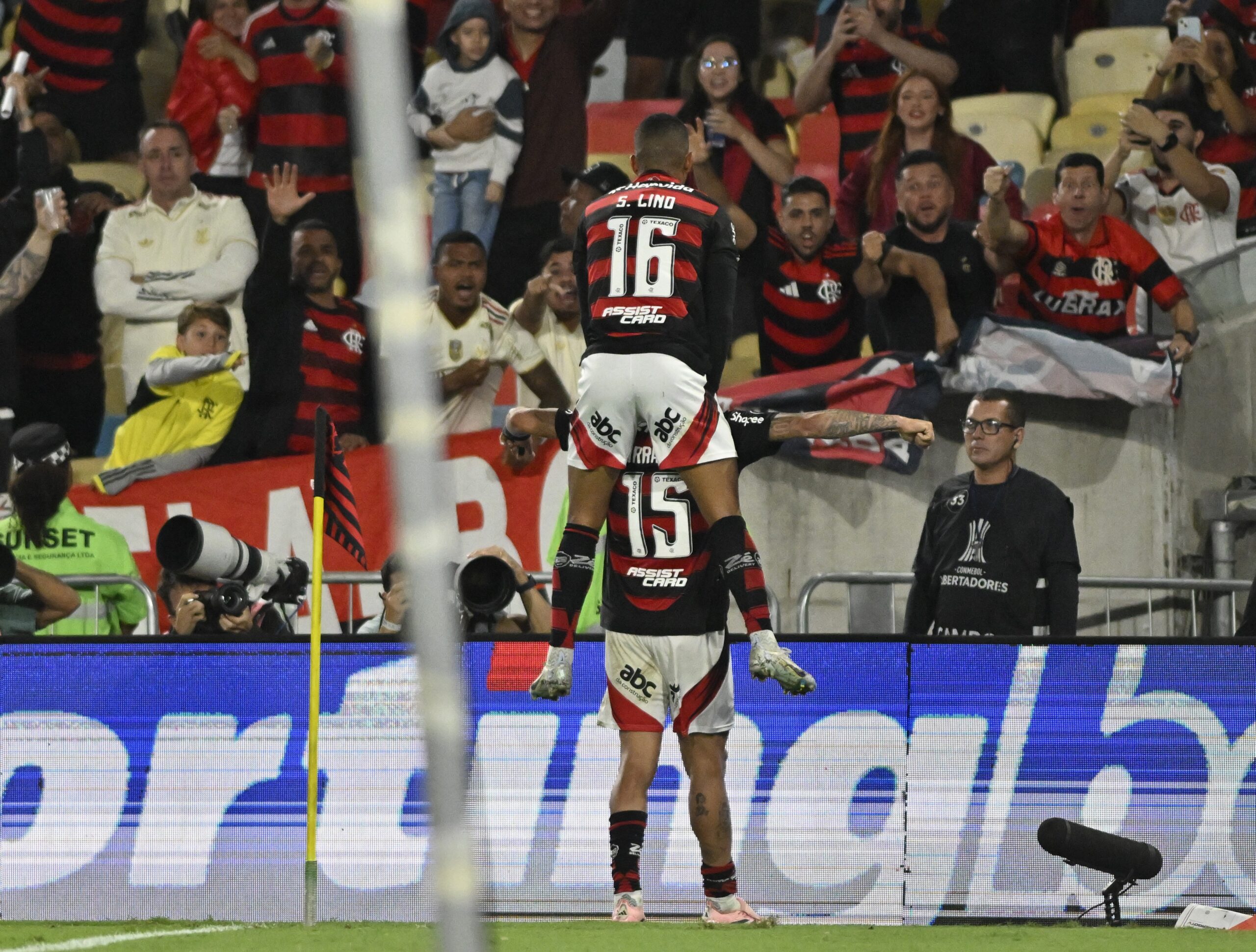 Flamengo tem receita recorde e destrincha gastos com reforços em demonstrativo; veja os valores