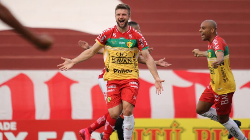 Éverton Alemão deixa o Brusque após 6 anos no clube