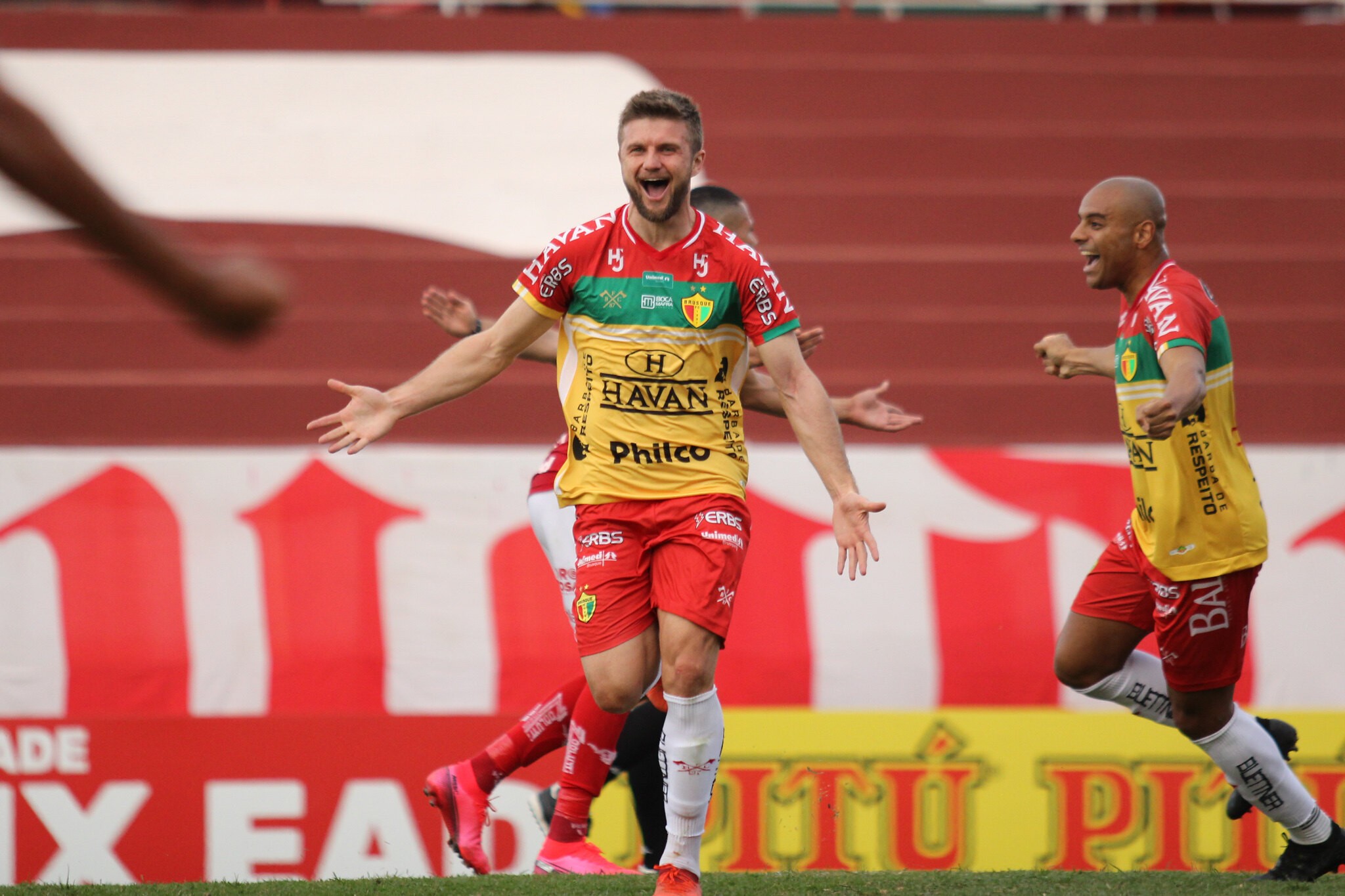 Éverton Alemão deixa o Brusque após 6 anos no clube