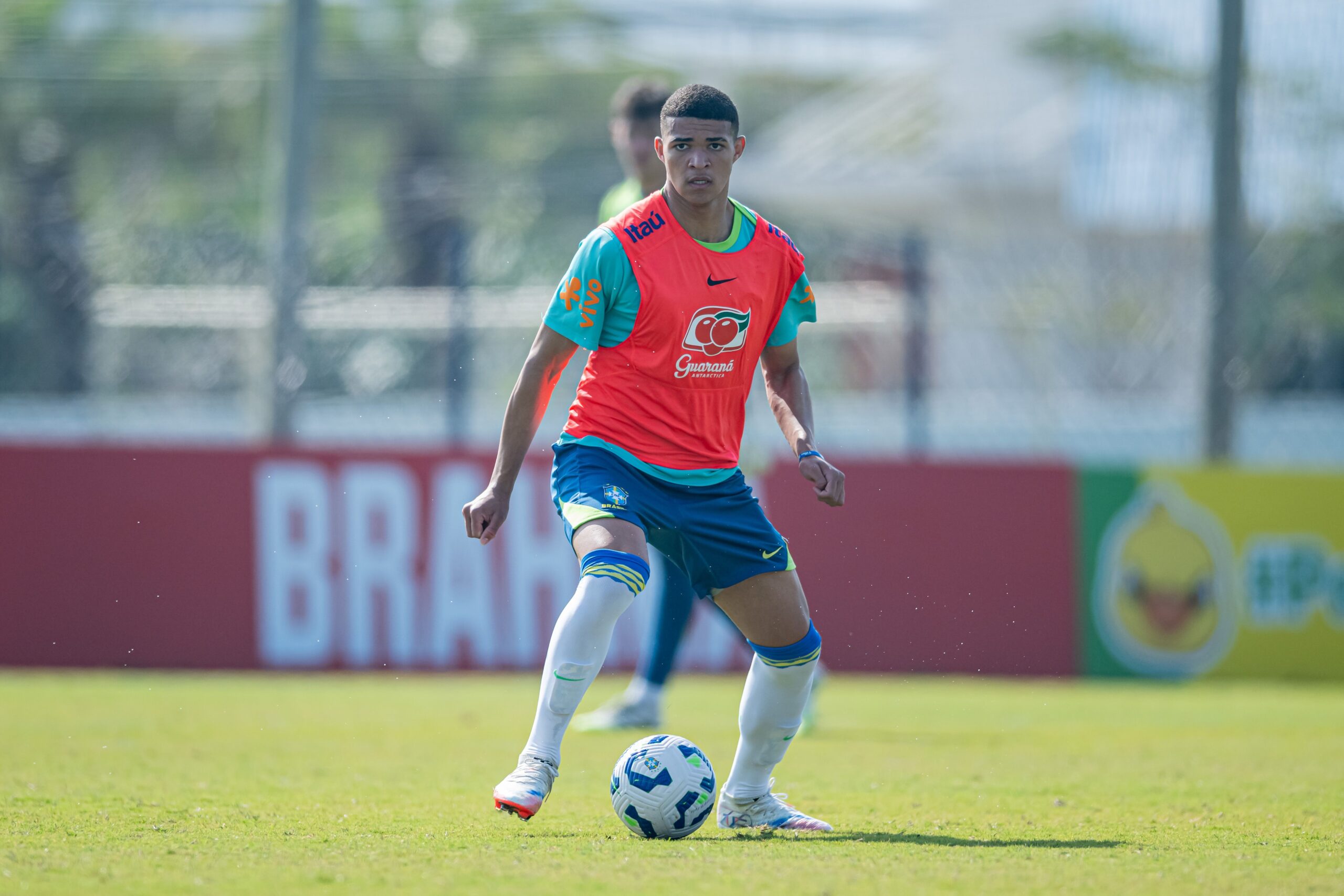 Copa do Mundo Sub-17: joia do Grêmio, piauiense Luís Eduardo inicia preparação com a Seleção