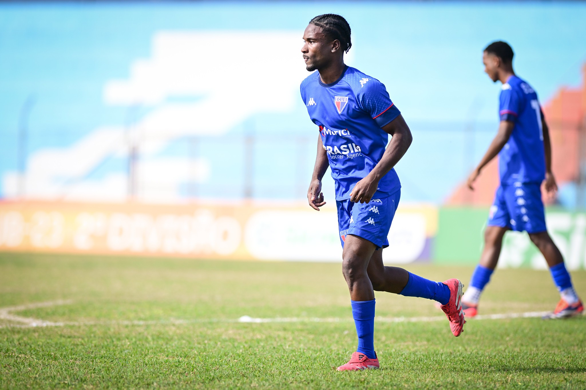 Ecus confirma renovação com lateral-esquerdo Gabriel Willians, destaque da última Bezinha