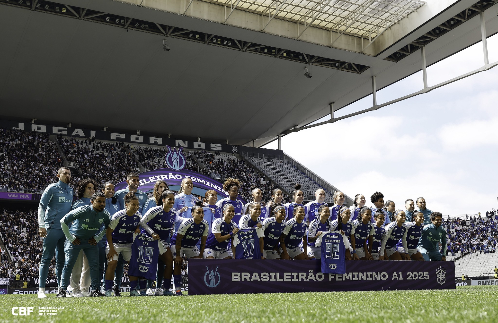 Cruzeiro trava montagem do elenco feminino após decisão de não aumentar investimento; entenda
