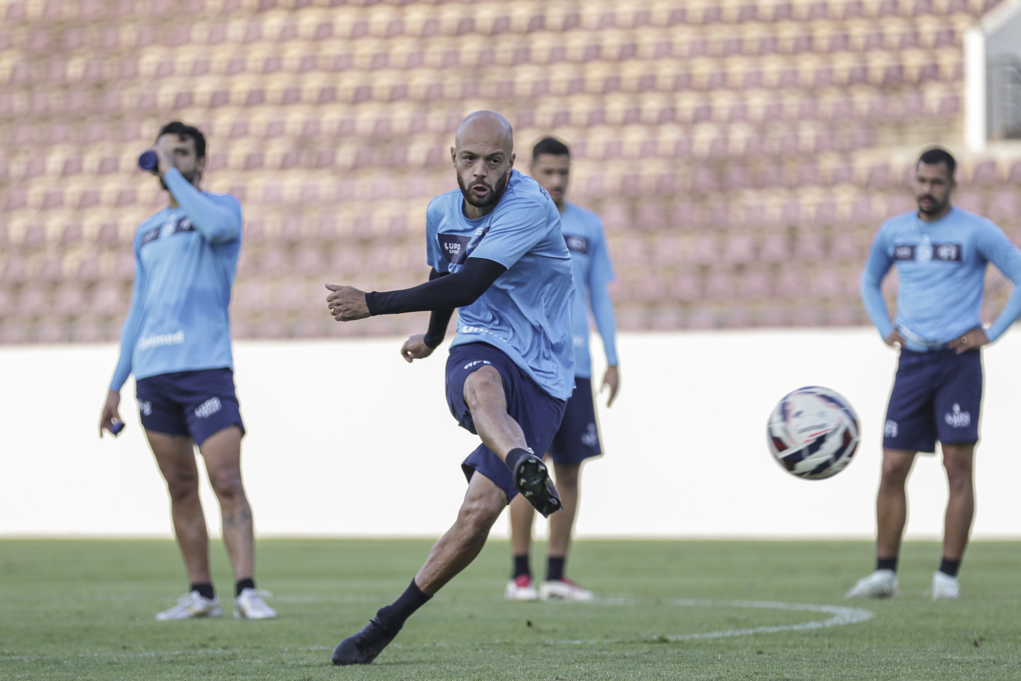 Carlão celebra boa fase na Ferroviária e mira artilharia da Série B