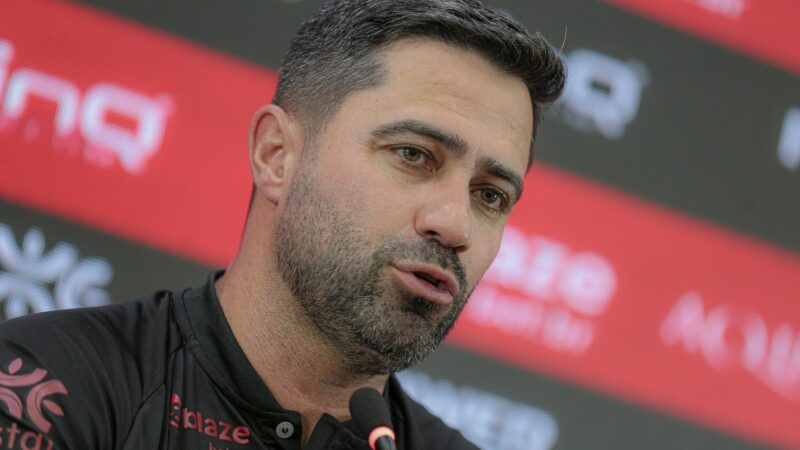 Lacerda lamenta chances de cabeça perdidas pelo Atlético-GO “dentro da pequena área”