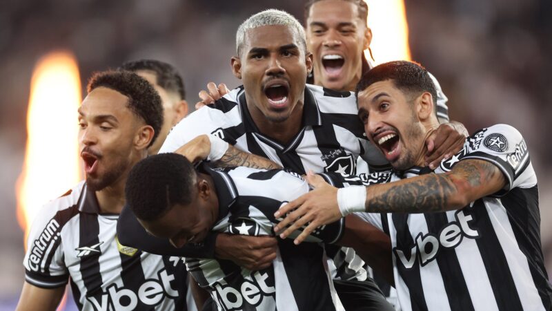 Análise: Botafogo faz jogo para vencer Bahia, mas alerta sobre instabilidade tem que ficar ligado