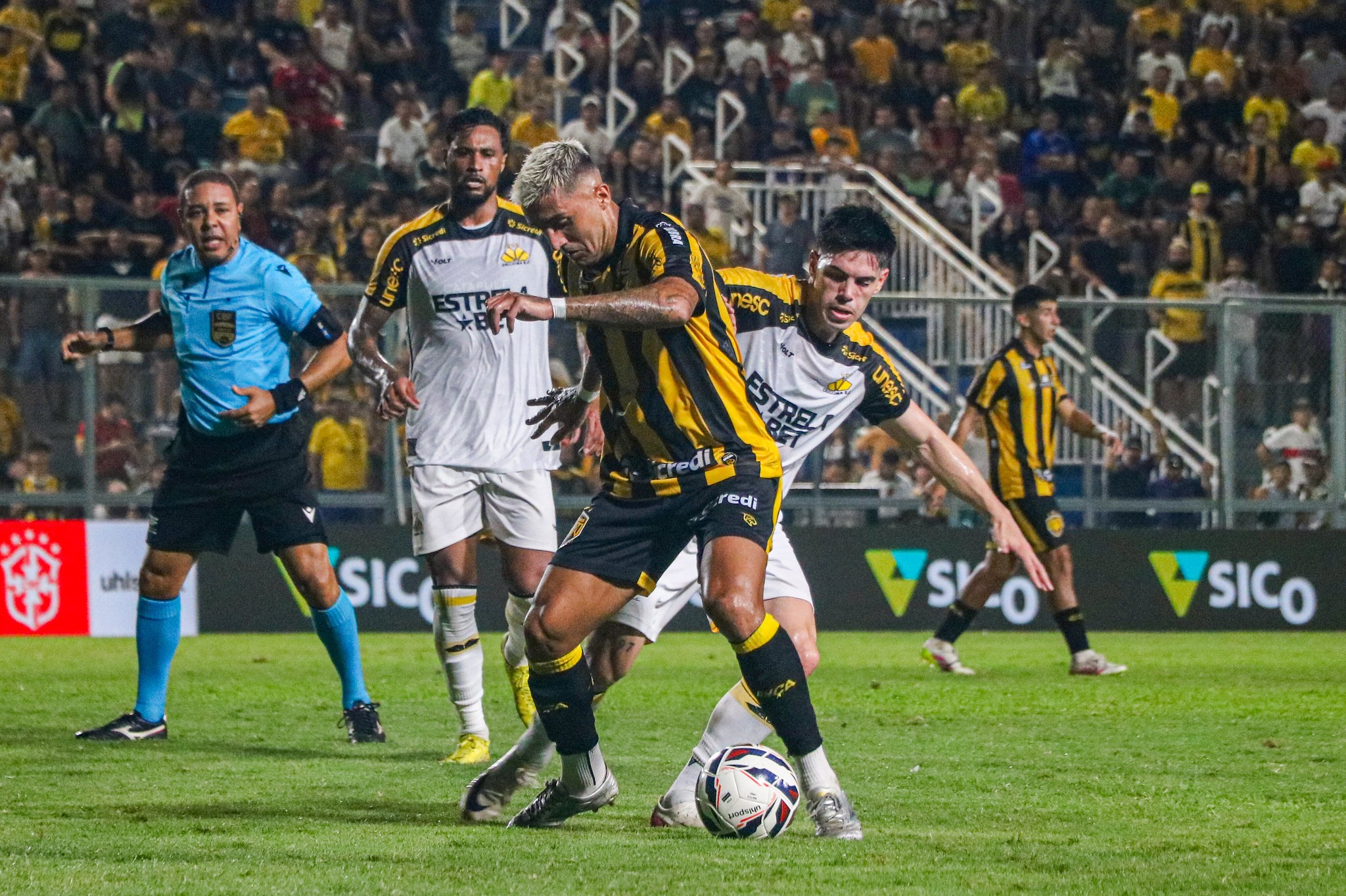 Henrique Almeida, Kevin Ramírez e Domingos e Akapo desfalcam o Amazonas contra o Vila Nova