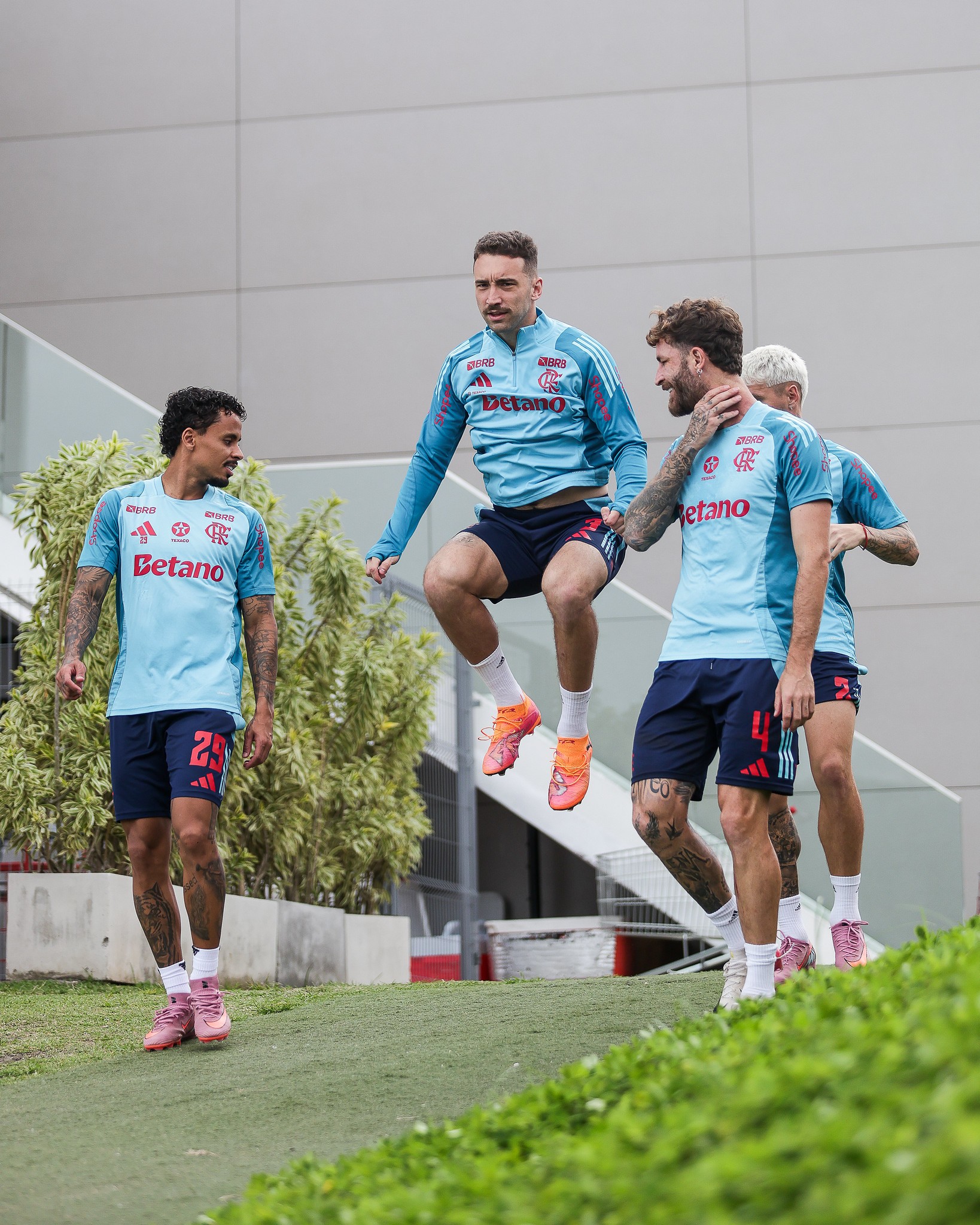 Escalação do Flamengo: Léo Ortiz treina e aumenta chances de jogar na Libertadores
