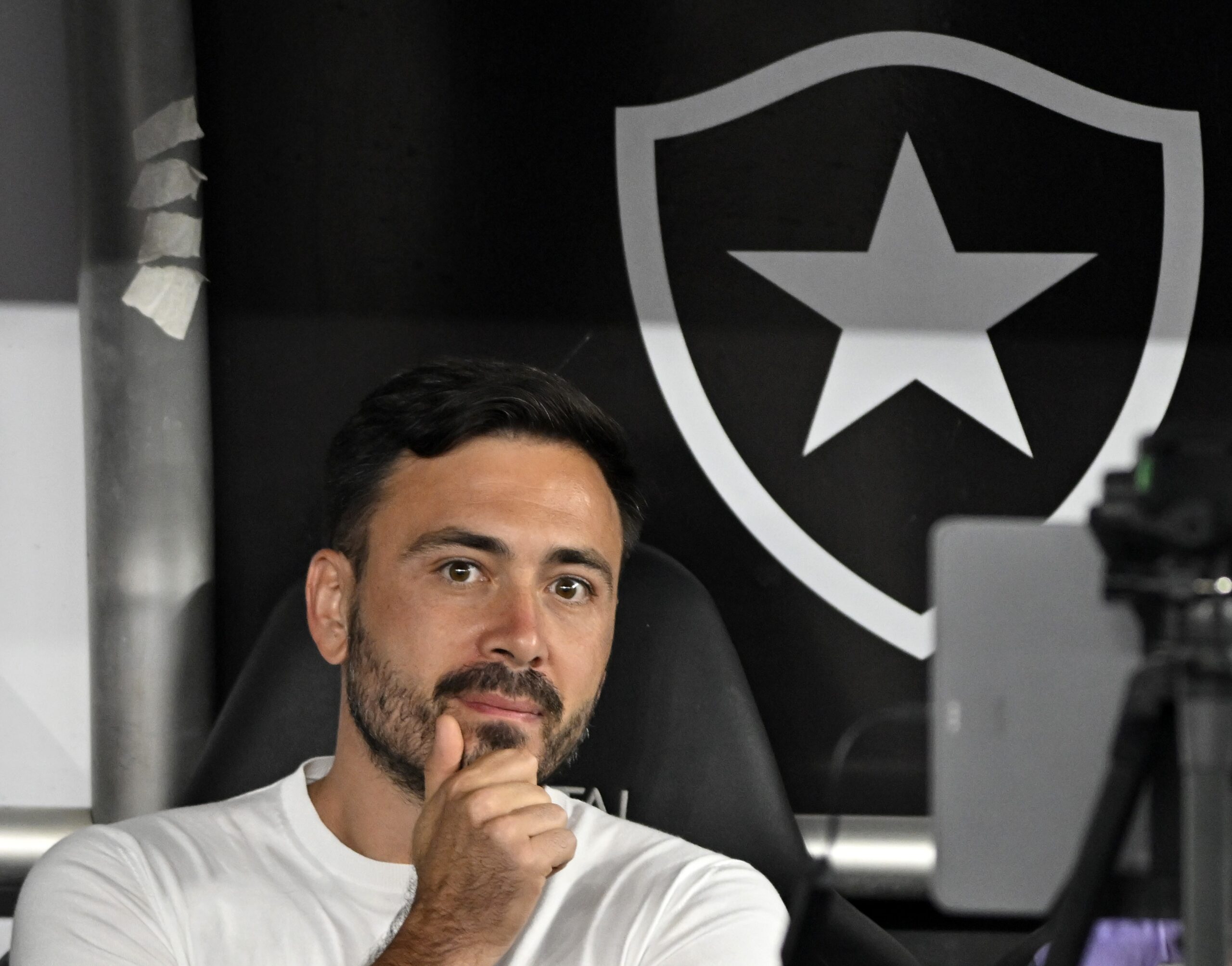 Davide cobra Botafogo mais regular e celebra chegada ao G-4: “Tem que estar na Libertadores “