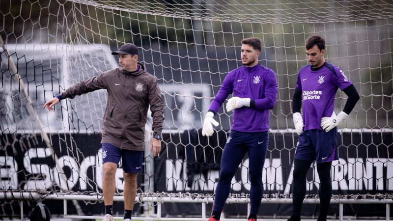 Preparador de goleiros do Corinthians é denunciado no STJD e pode levar gancho de até seis jogos
