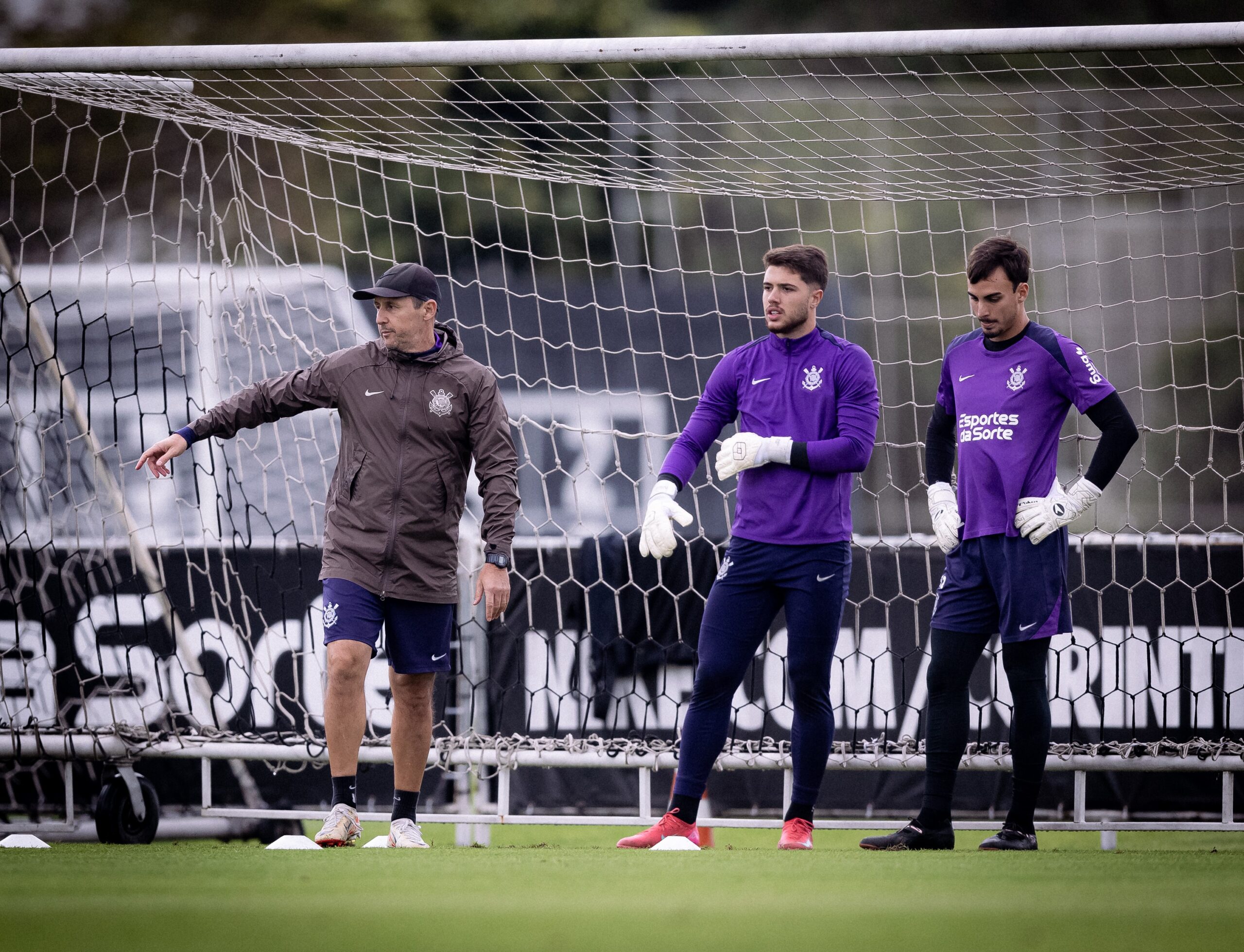 Preparador de goleiros do Corinthians é denunciado no STJD e pode levar gancho de até seis jogos
