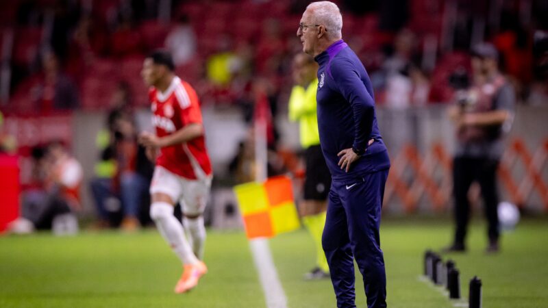 Dorival culpa árbitro pelo empate do Corinthians com o Inter: “Está de parabéns pela confusão”