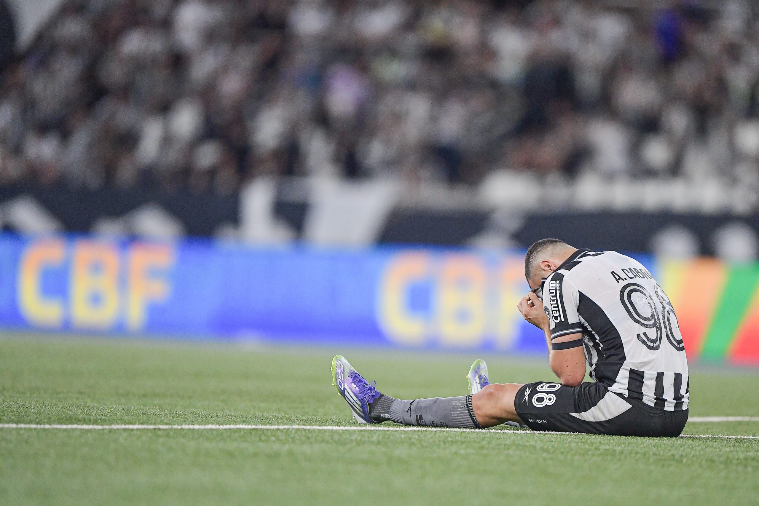 Sem marcar há dois meses, Arthur Cabral vive no Botafogo a sua pior seca  de gols desde 2019