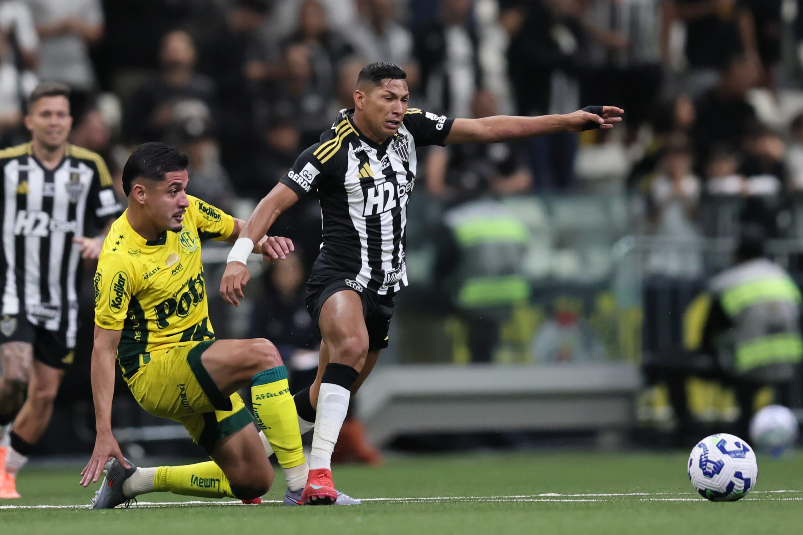 Escalação do Mirassol: Edson Carioca segue fora, e Neto Moura será baixa contra o Timão