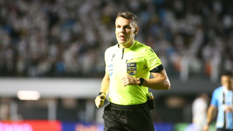 PC de Oliveira discorda de gol anulado do Grêmio contra o Santos; veja o lance